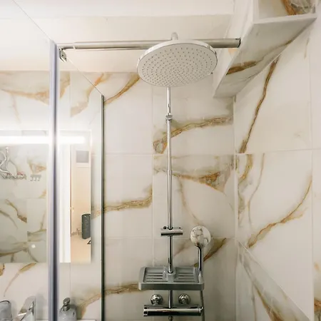 Homevision - Downtown Lamda Apartment *