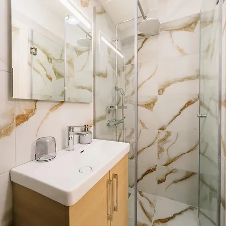 Homevision - Downtown Lamda Apartman *