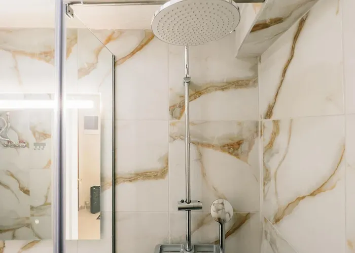 Homevision - Downtown Lamda Apartment *