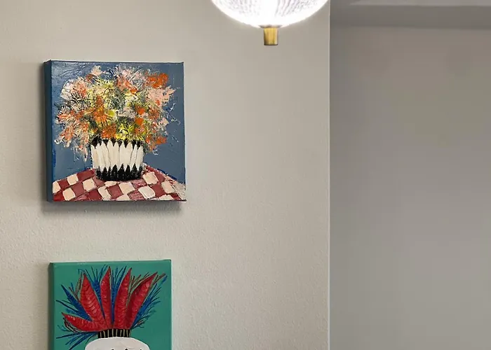 Homevision - Downtown Lamda Apartment